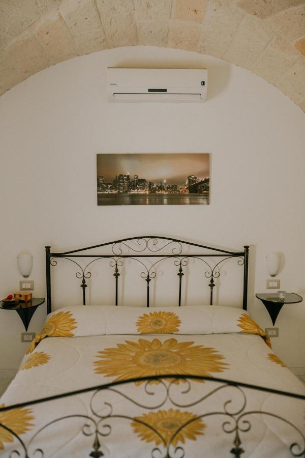 Le Camporelle In Citta Bed & Breakfast Лече Екстериор снимка