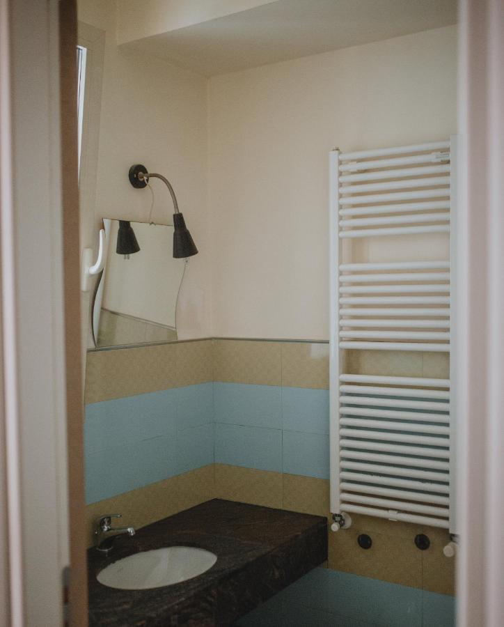 Le Camporelle In Citta Bed & Breakfast Лече Екстериор снимка