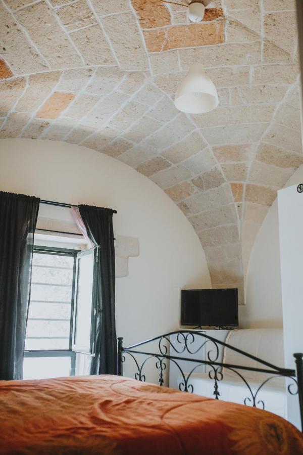 Le Camporelle In Citta Bed & Breakfast Лече Екстериор снимка